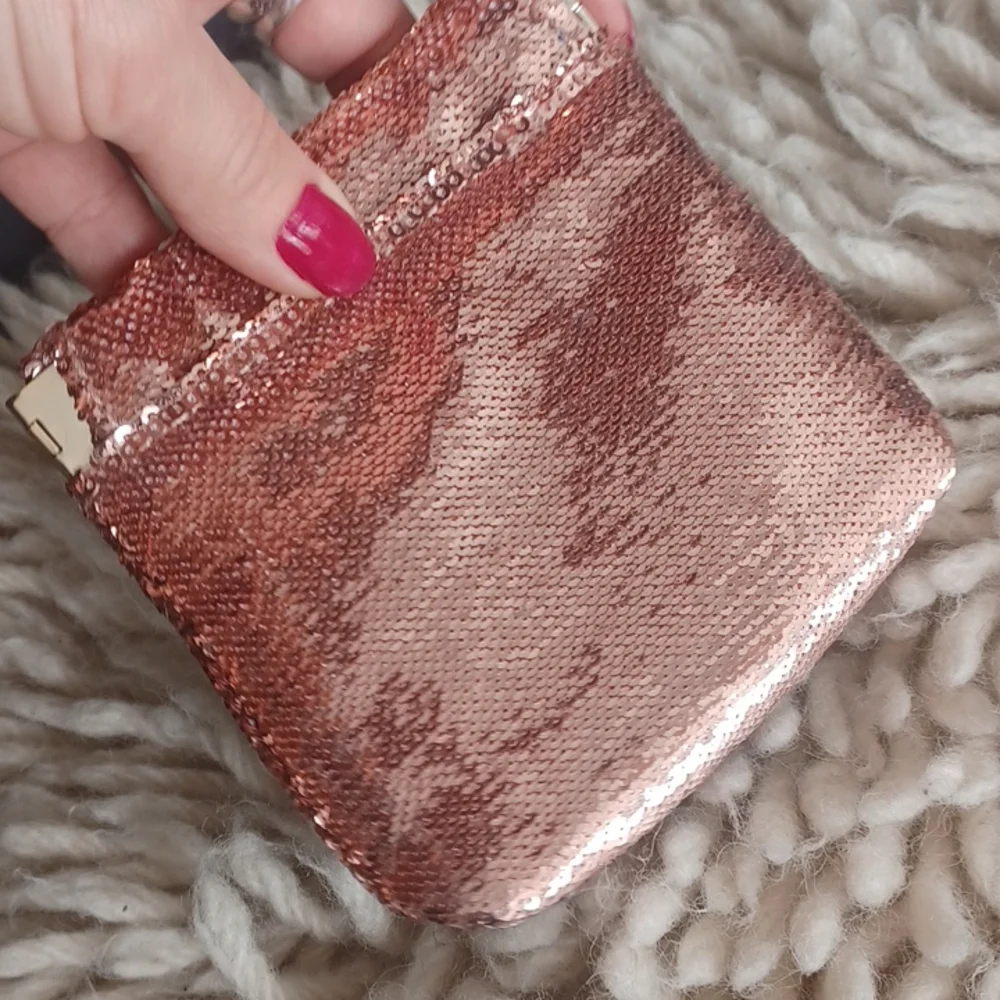 Anthropologie pouch - Picture 7 of 12